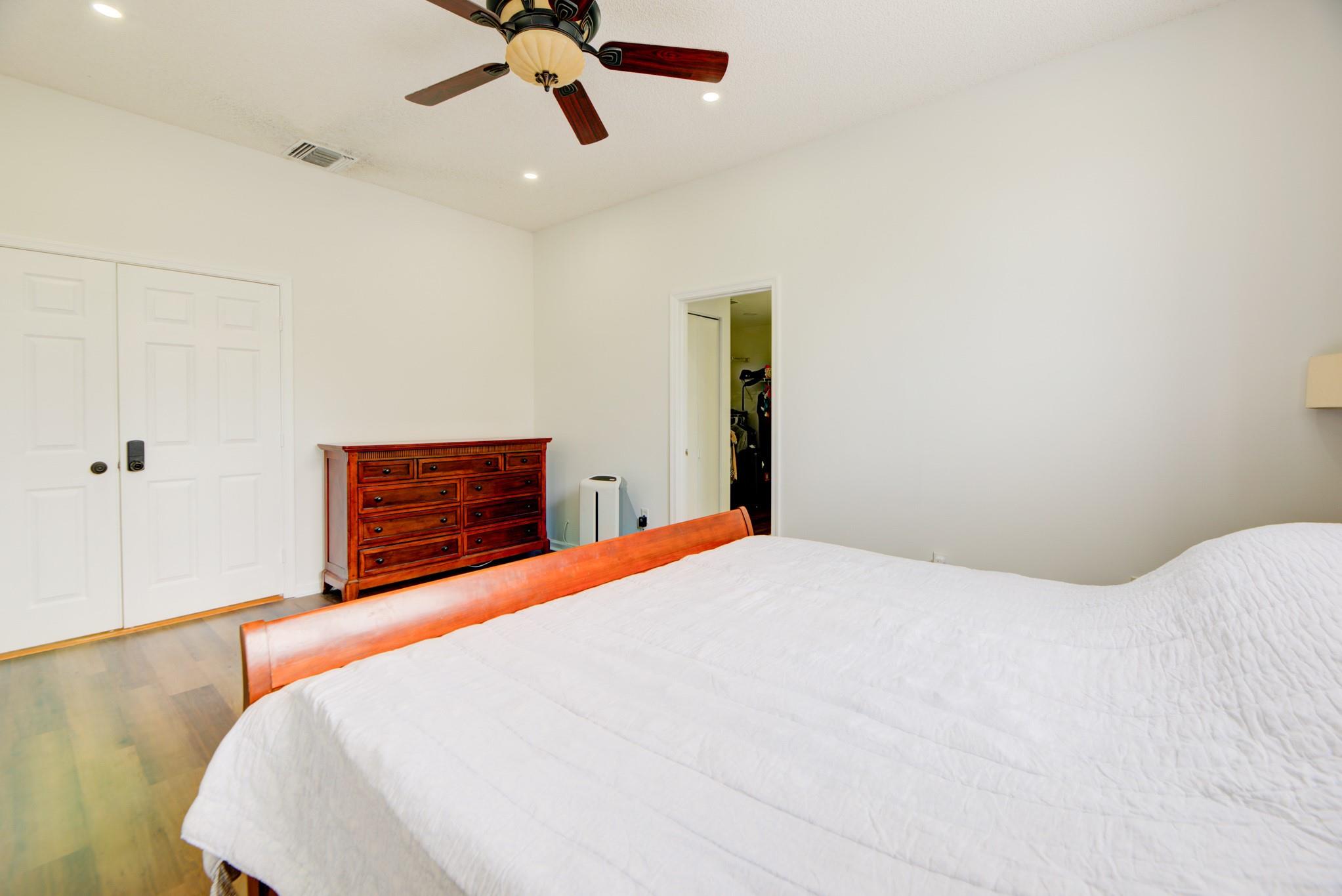 Towngate 156-11 B - Residential Lease