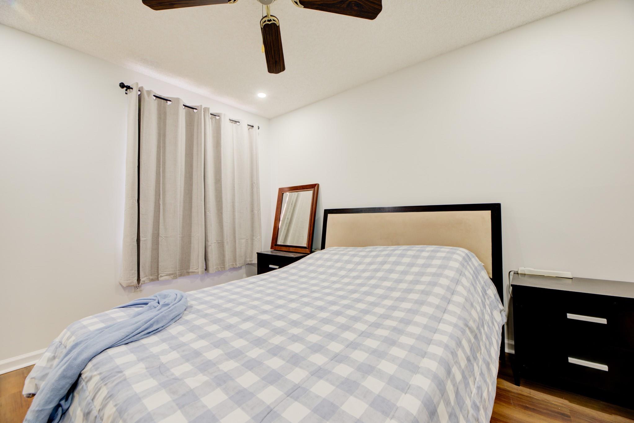 Towngate 156-11 B - Residential Lease