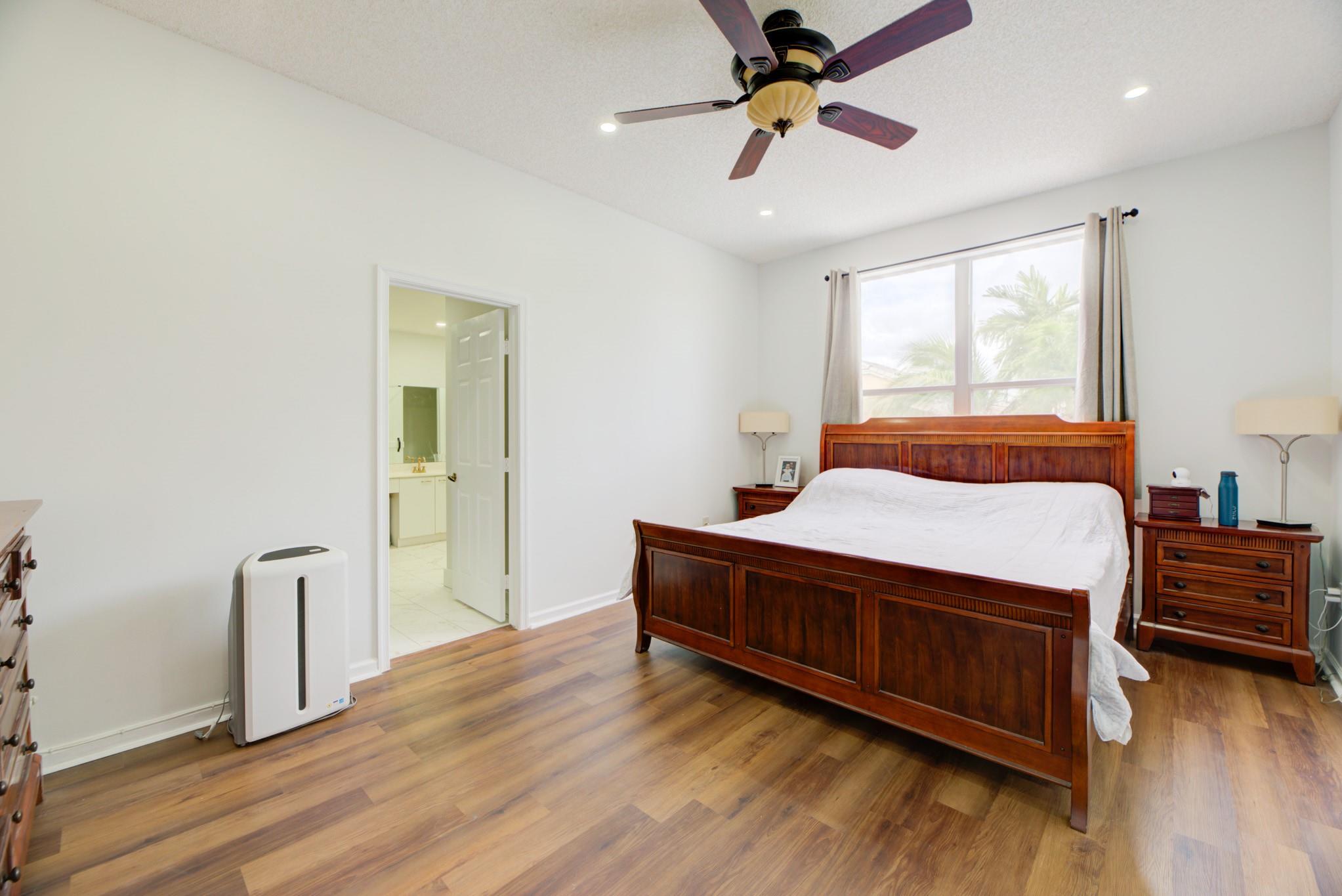 Towngate 156-11 B - Residential Lease