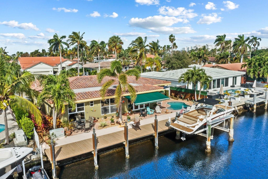 Photo of 2524 SE 9th Street, Pompano Beach, FL 33062 (MLS # F10417544)