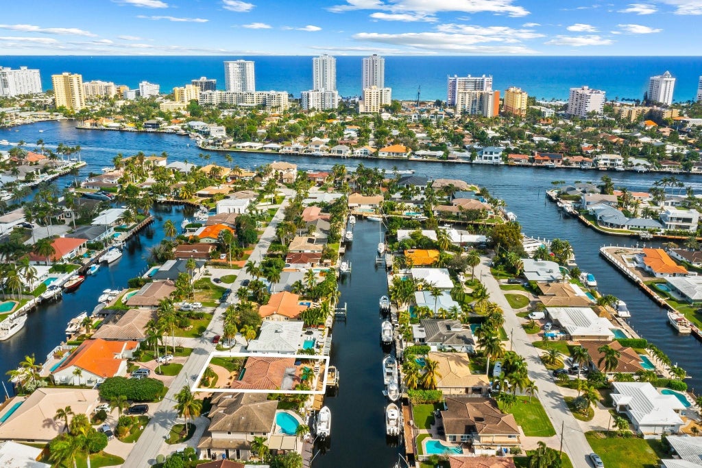 Photo of 2524 SE 9th Street, Pompano Beach, FL 33062 (MLS # F10417544)