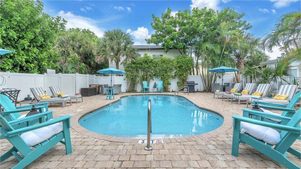 Photo of 4562 Bougainvilla Drive, Lauderdale By The Sea, FL 33308 (MLS # R11127289)