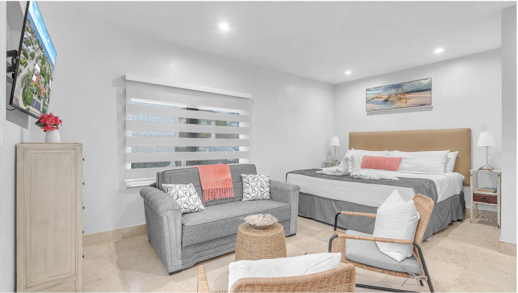 Photo of 4562 Bougainvilla Drive, Lauderdale By The Sea, FL 33308 (MLS # R11127289)