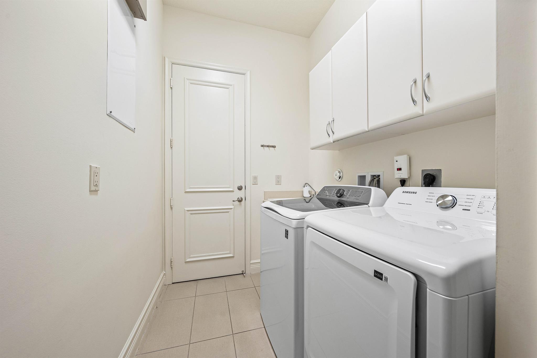 Valencia Cove - Residential