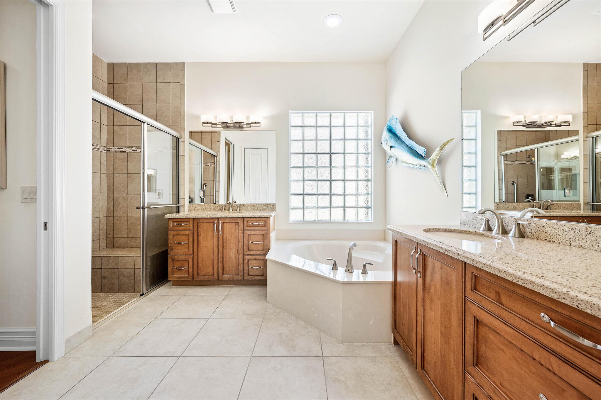 Valencia Cove - Residential