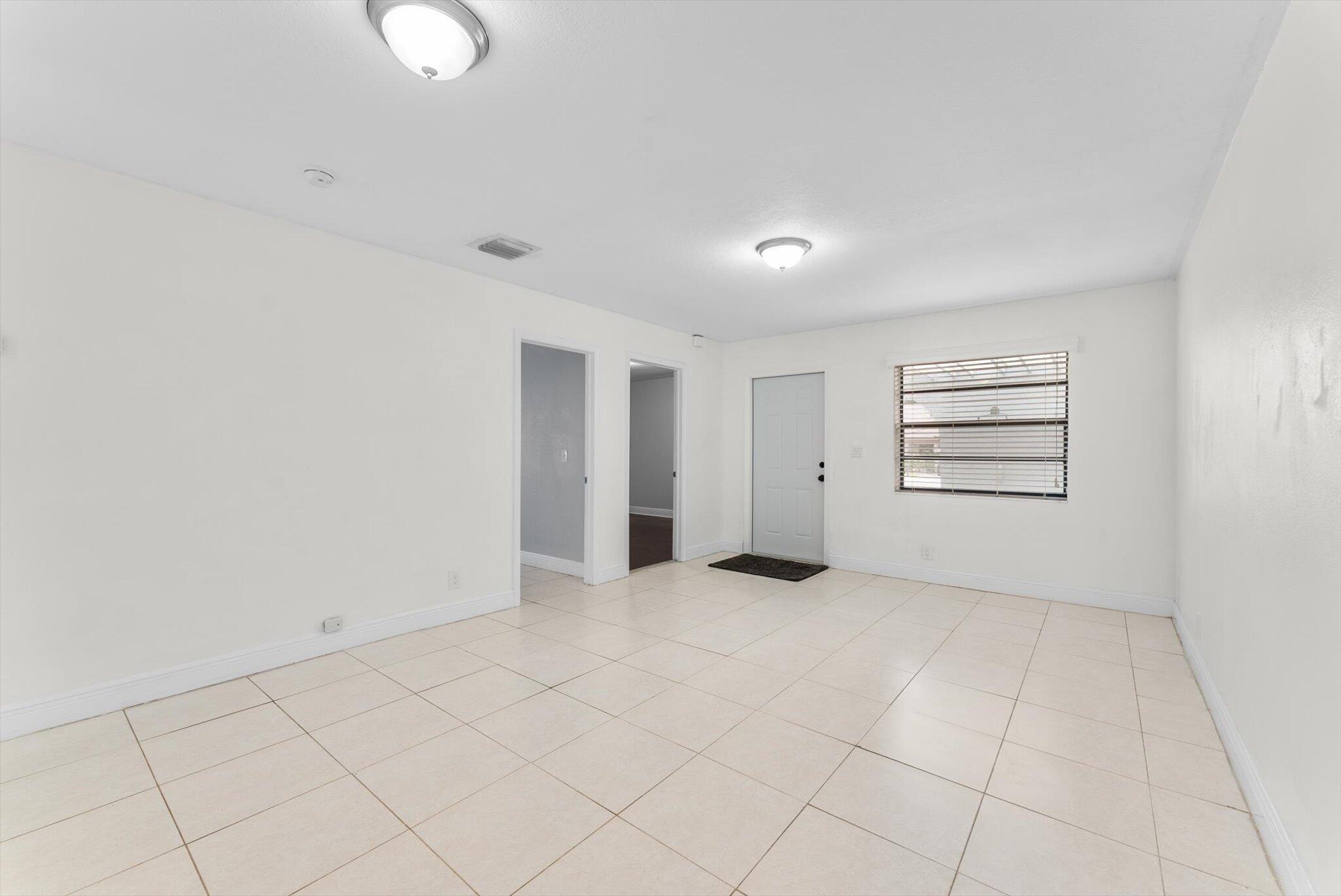 822 Lantern Tree Ln