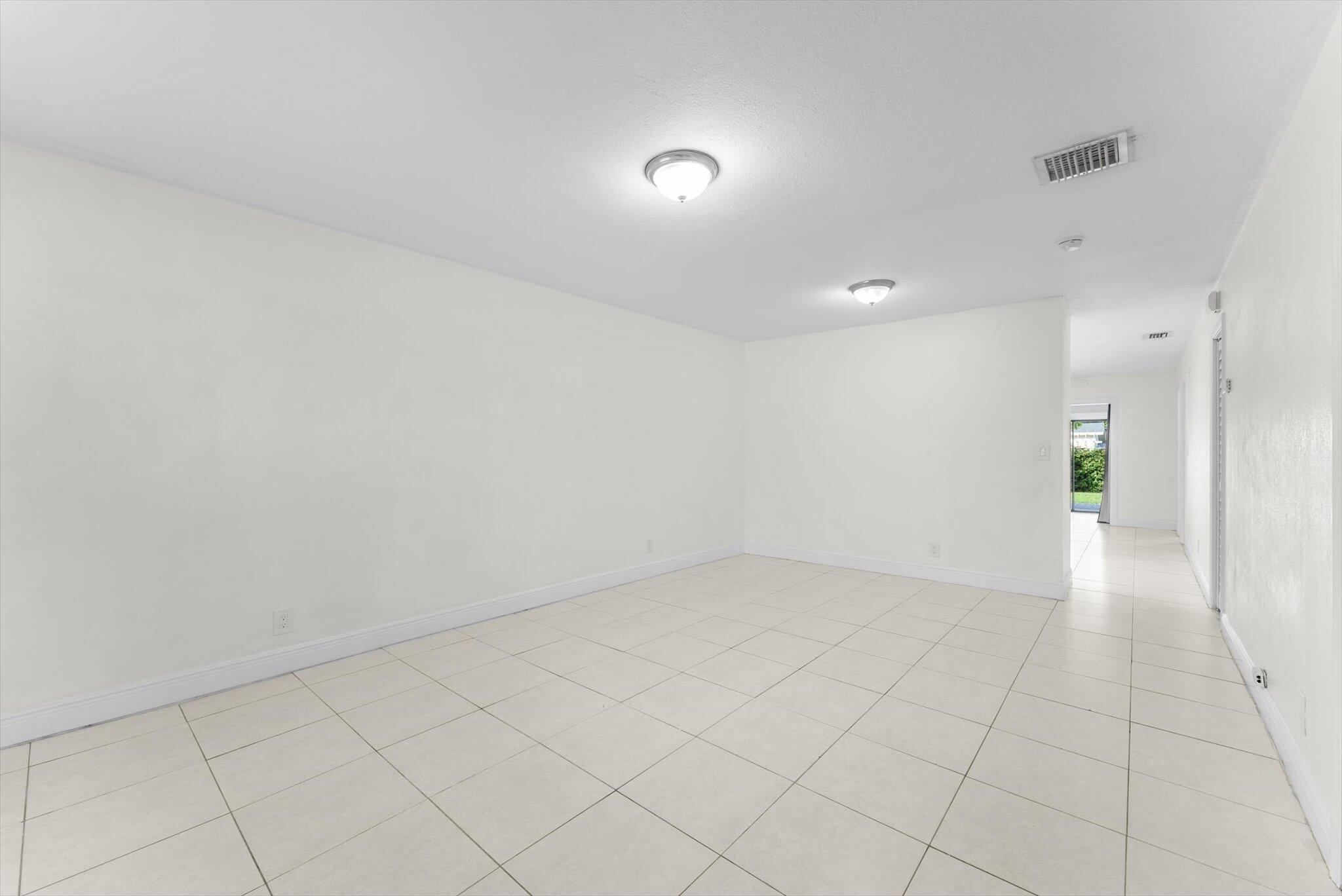 822 Lantern Tree Ln