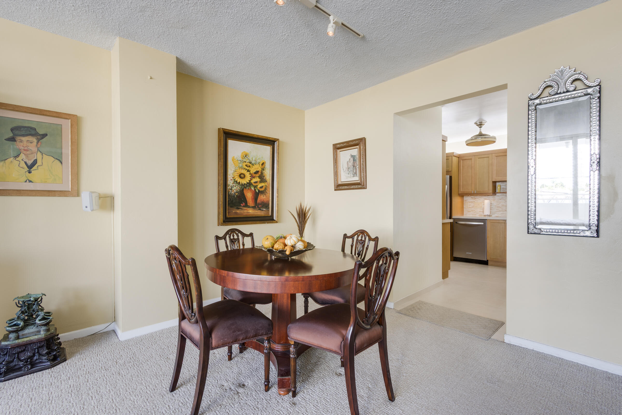 SUNRISE TOWER CONDO - Residential