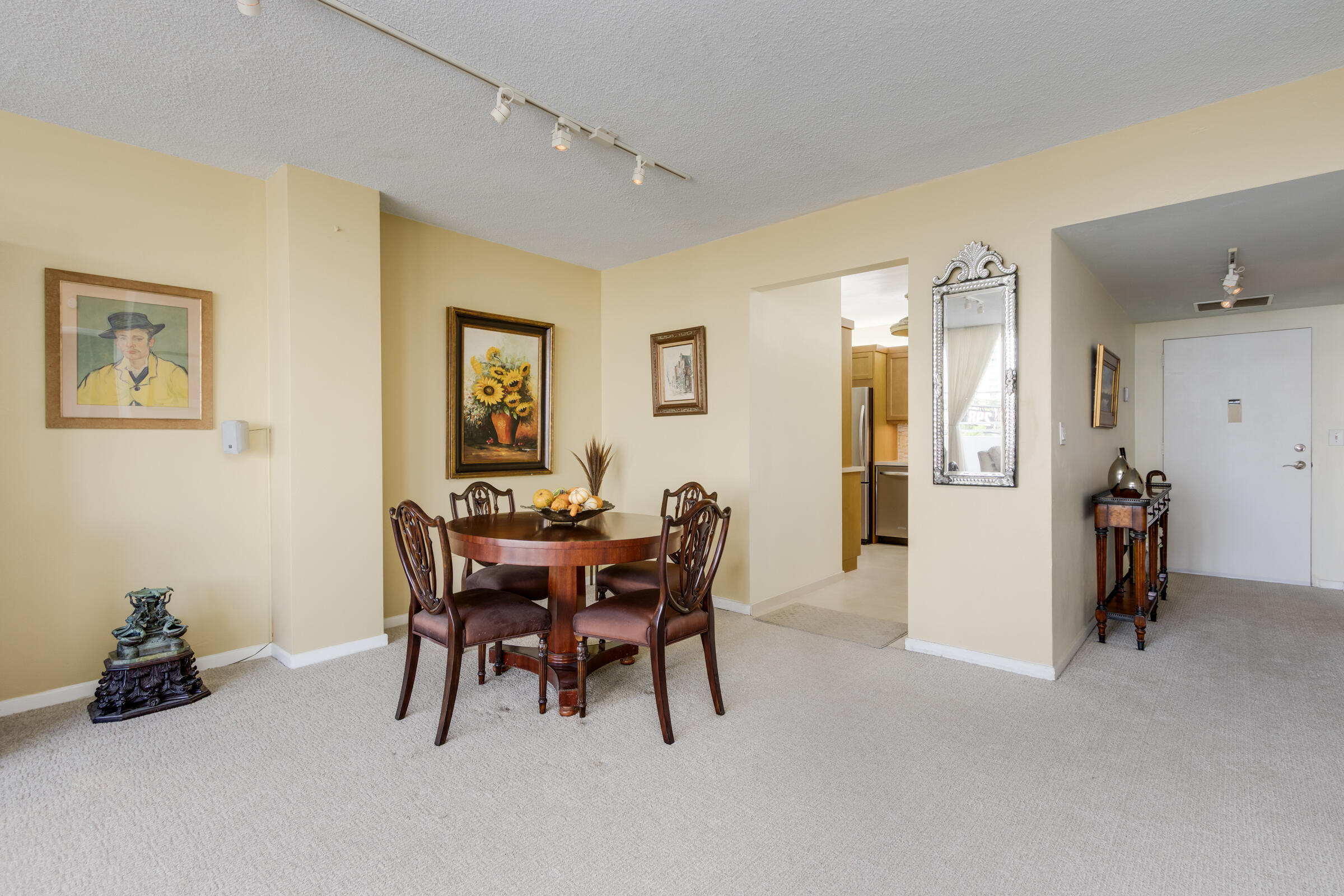 SUNRISE TOWER CONDO - Residential