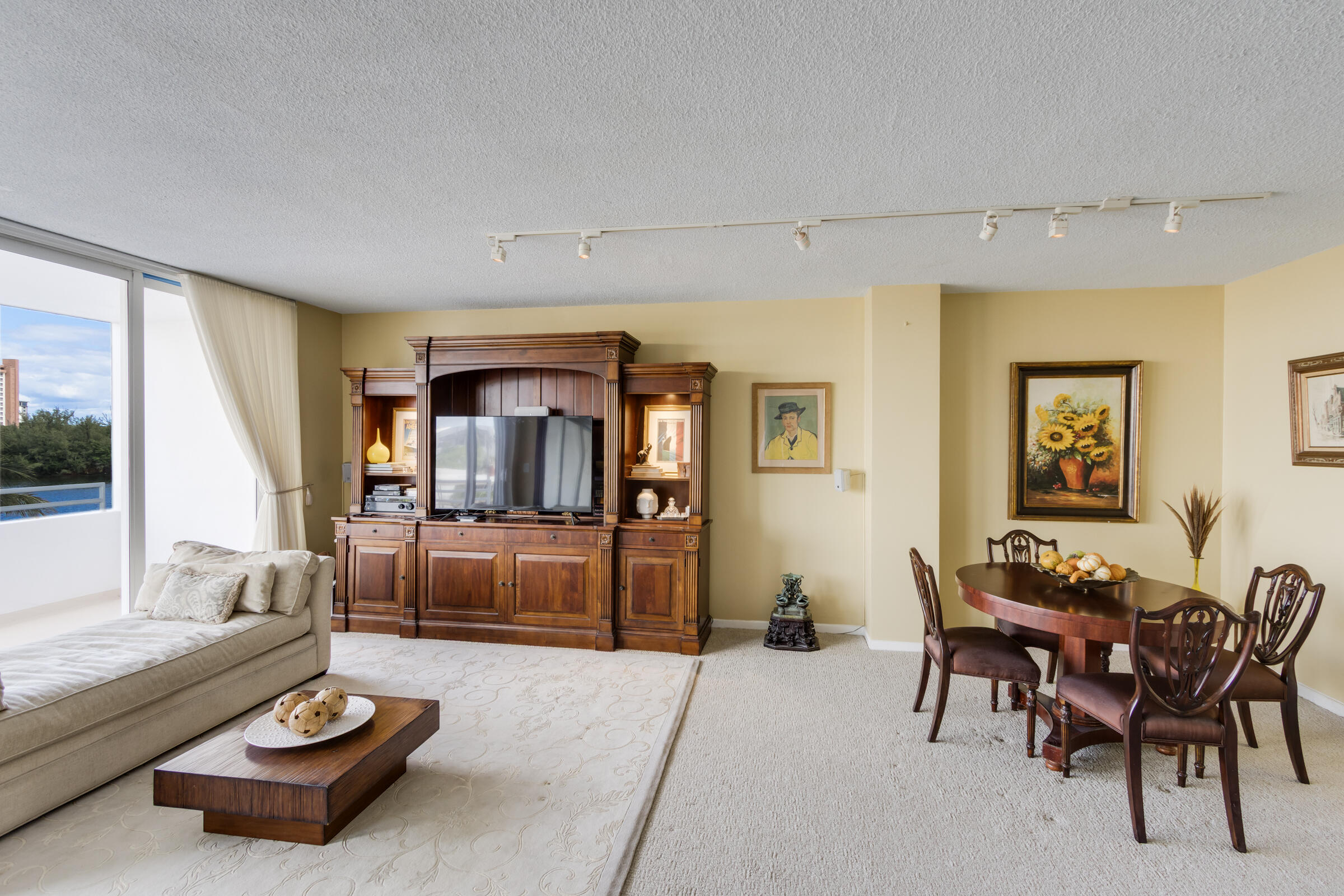 SUNRISE TOWER CONDO - Residential