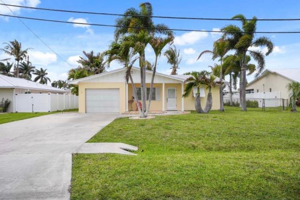 Photo of 1459 SW SEAHAWK Way, Palm City, FL 34990 (MLS # B26081129)