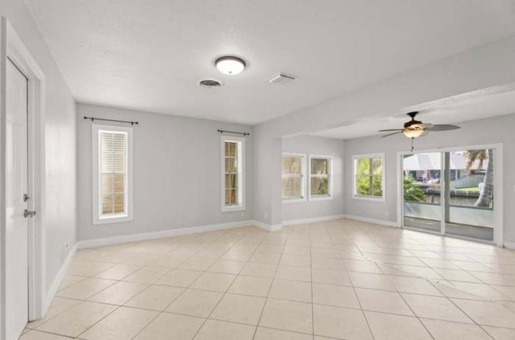 Photo of 1459 SW SEAHAWK Way, Palm City, FL 34990 (MLS # B26081129)