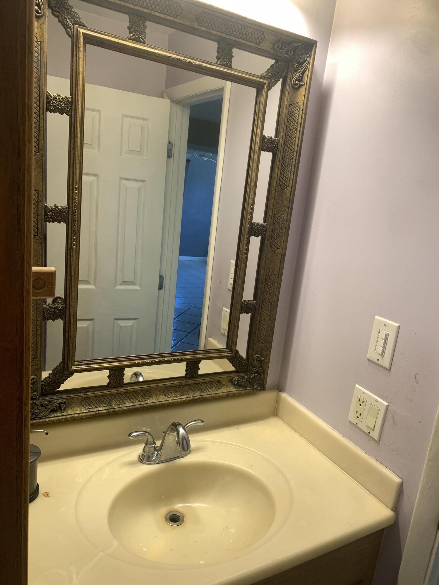 COUNTRY CLUB ACRES 5 - Residential Lease