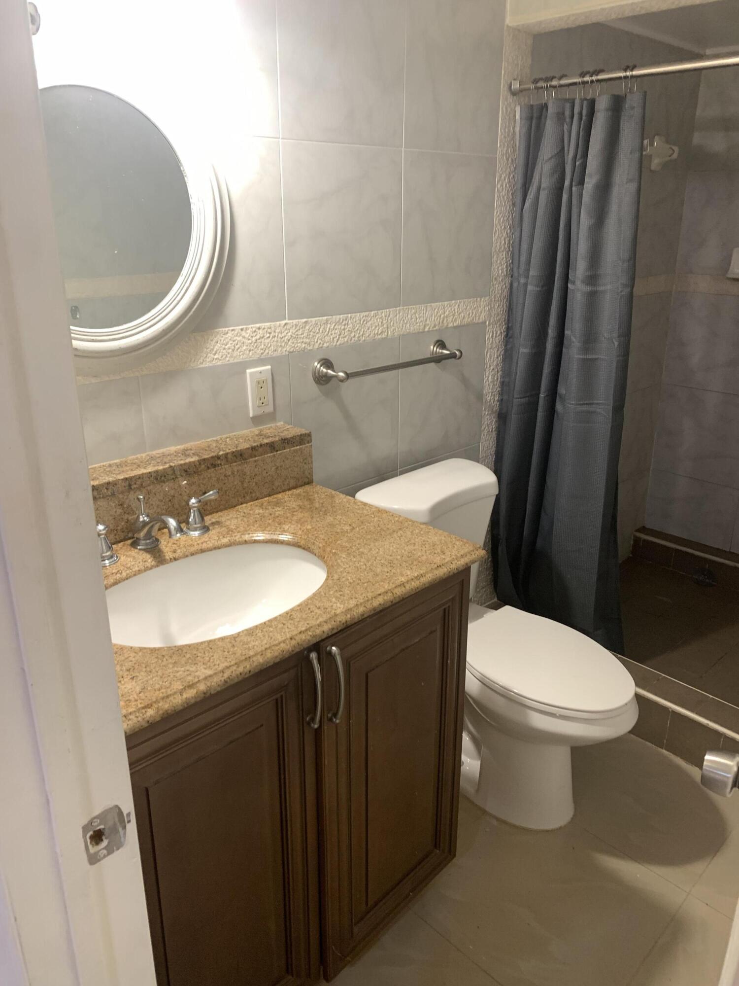 COUNTRY CLUB ACRES 5 - Residential Lease