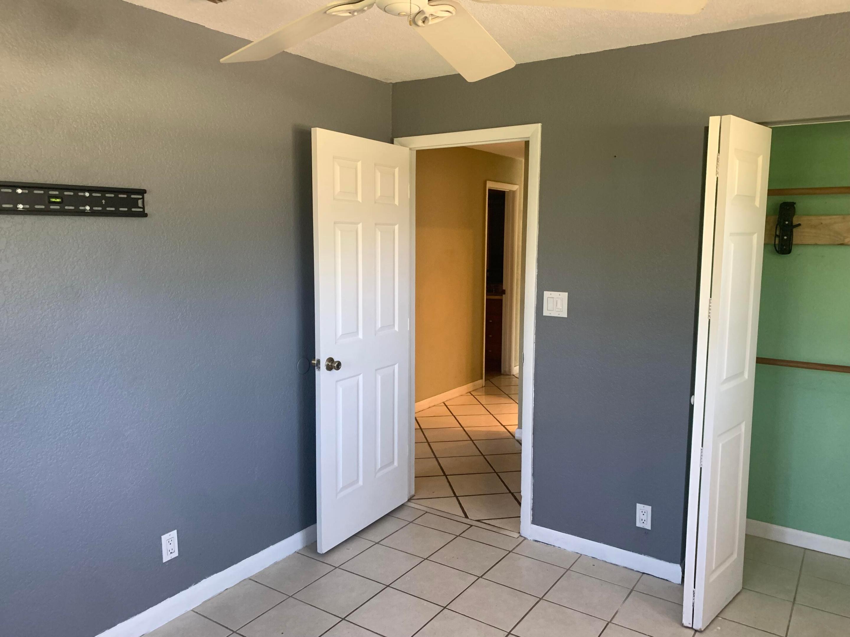 COUNTRY CLUB ACRES 5 - Residential Lease