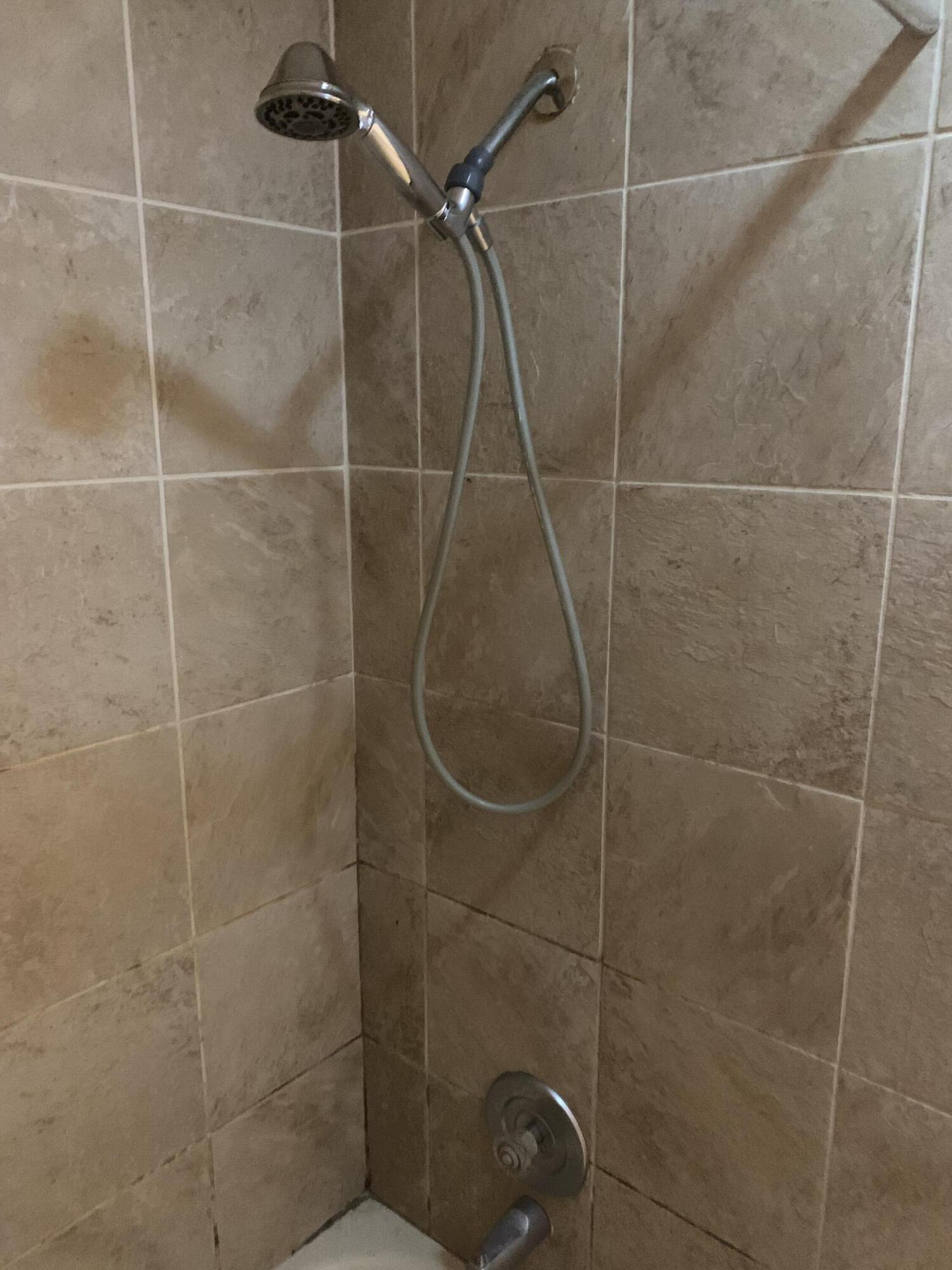 COUNTRY CLUB ACRES 5 - Residential Lease