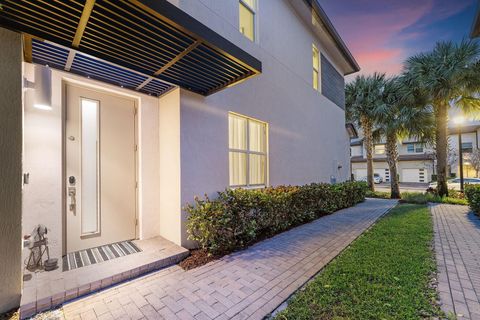 A home in Lake Worth