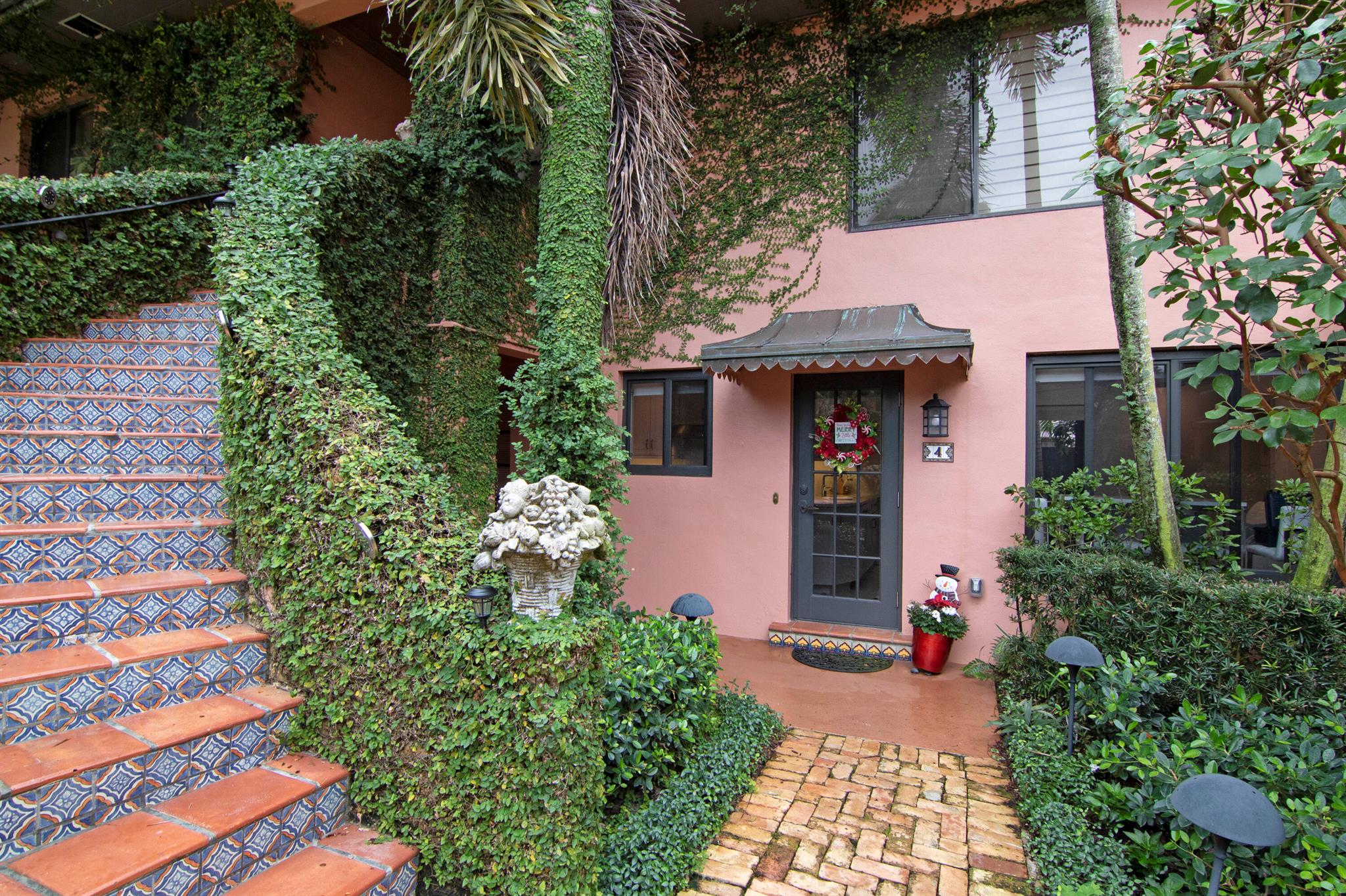 CHILIAN COURT CONDO - Residential Lease