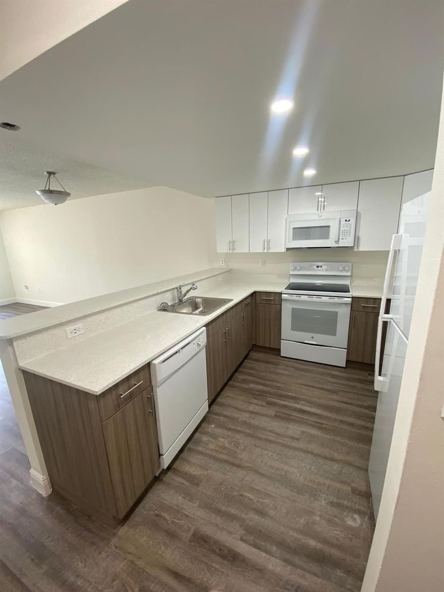 1 bedroom /1.5 baths - (1000sqft) with a very large living area and tons of closet space! Country Club Towers is now leasing luxury waterfront one and two bedroom residences featuring huge living spaces, oversized bedrooms and tons of closet space. If you’re looking for a spacious and well-appointed rental with resort-style amenities and beautifully maintained grounds, look no further. Country Club Towers offers all these lifestyle choices plus effortless expressway convenience and easy access to anything in Miami-Dade or Broward county. *$99 DEPOSIT (w.a.c) *FAST AND EASY MOVE IN *LARGE FRIENDLY PETS UP TO 60LBS. OK