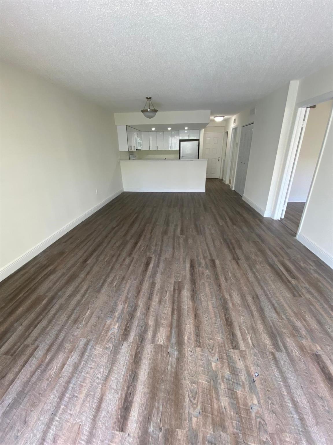 Country Club Towers - Residential Lease