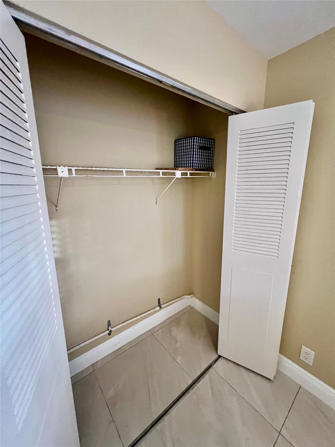 KINGS POINT TUSCANY CONDO - Residential