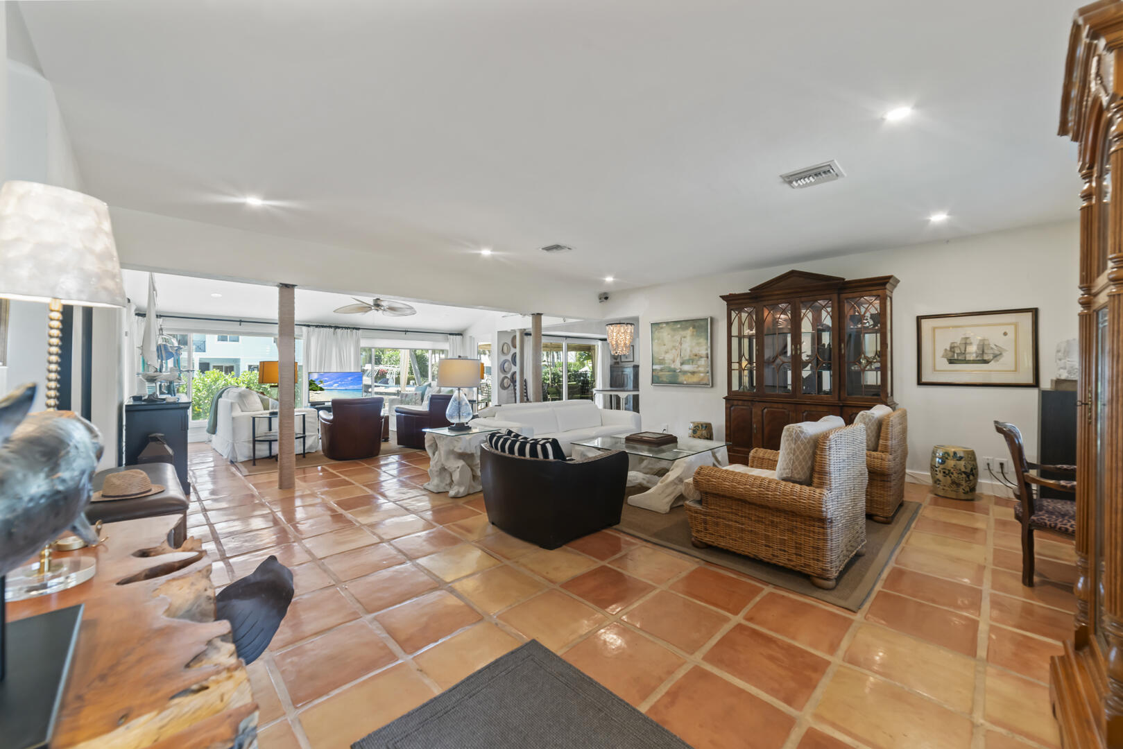 TROPIC ISLE - Residential