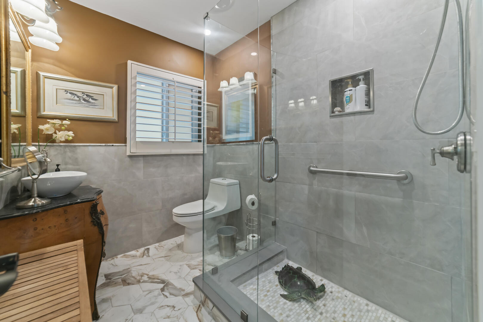 TROPIC ISLE - Residential