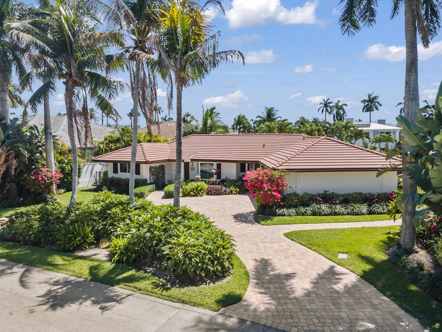 TROPIC ISLE - Residential