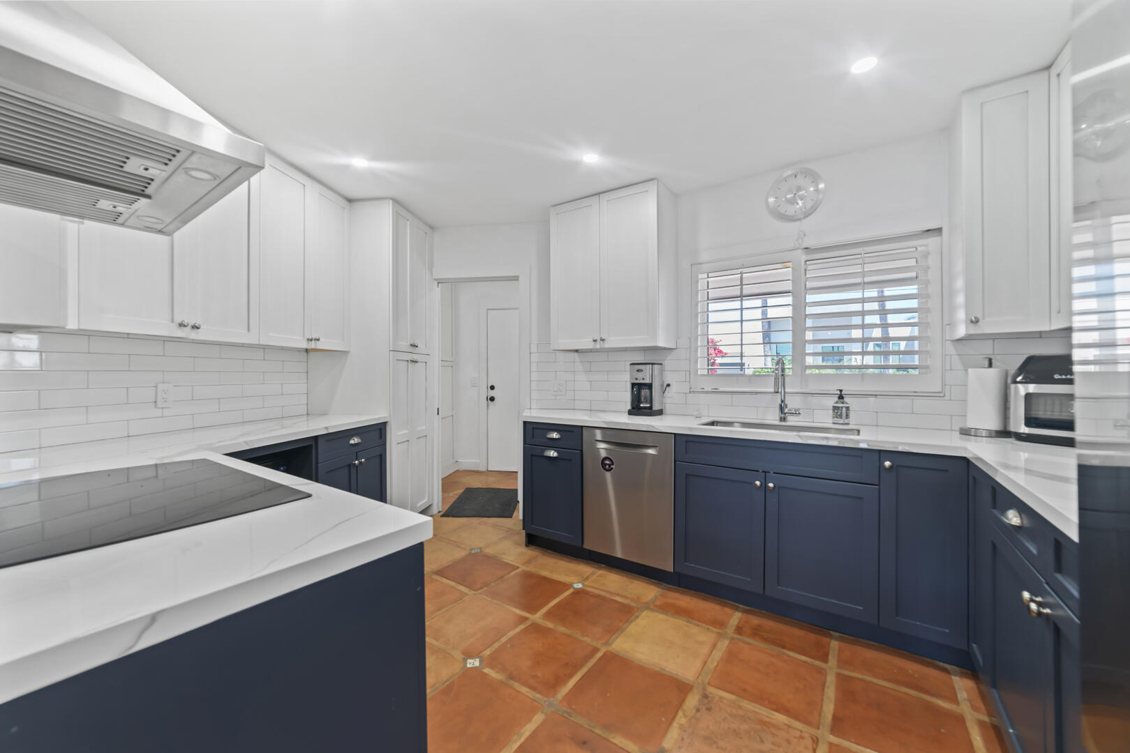 TROPIC ISLE - Residential