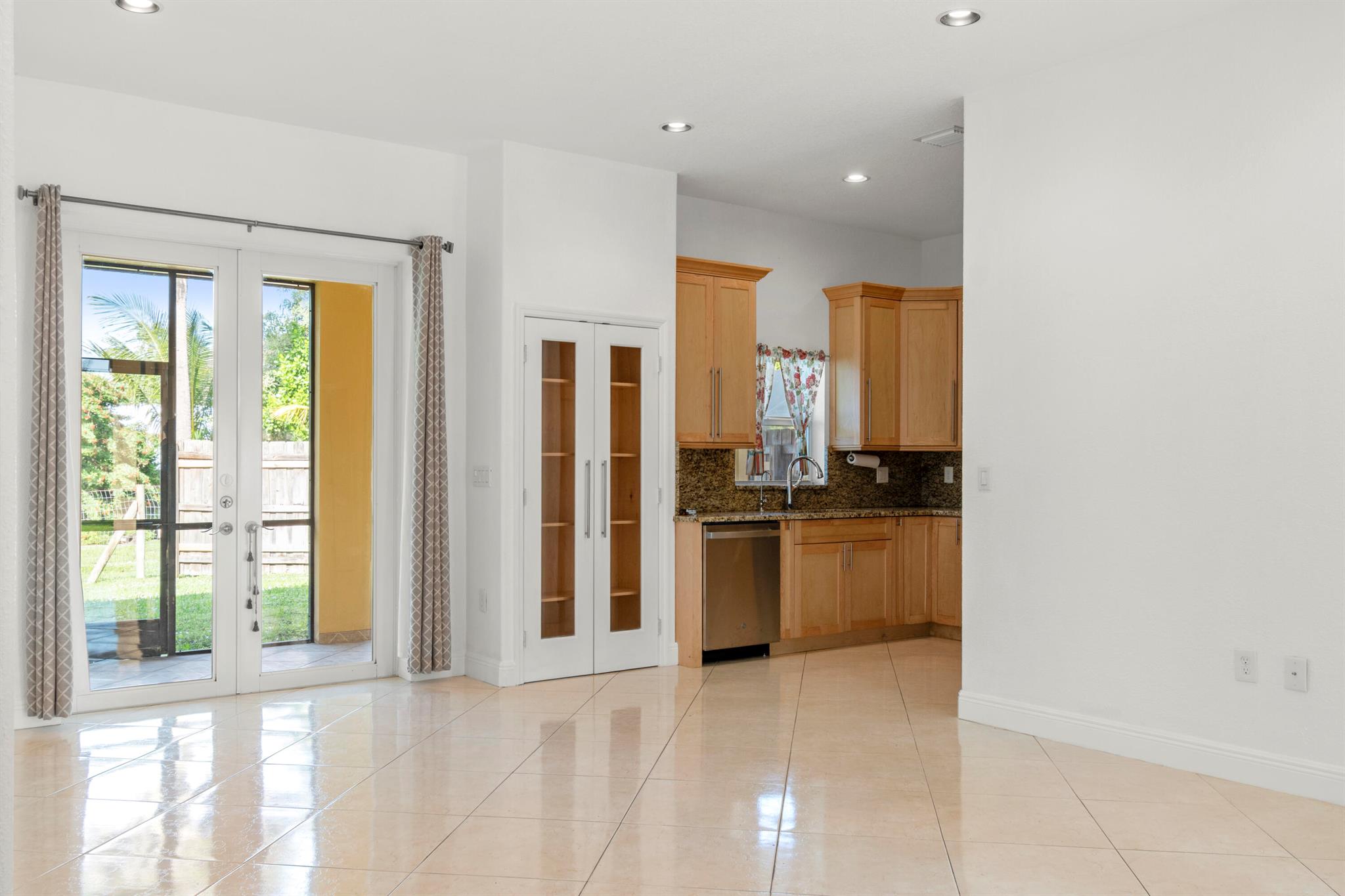 PALM BEACH RANCHETTES - Residential Lease