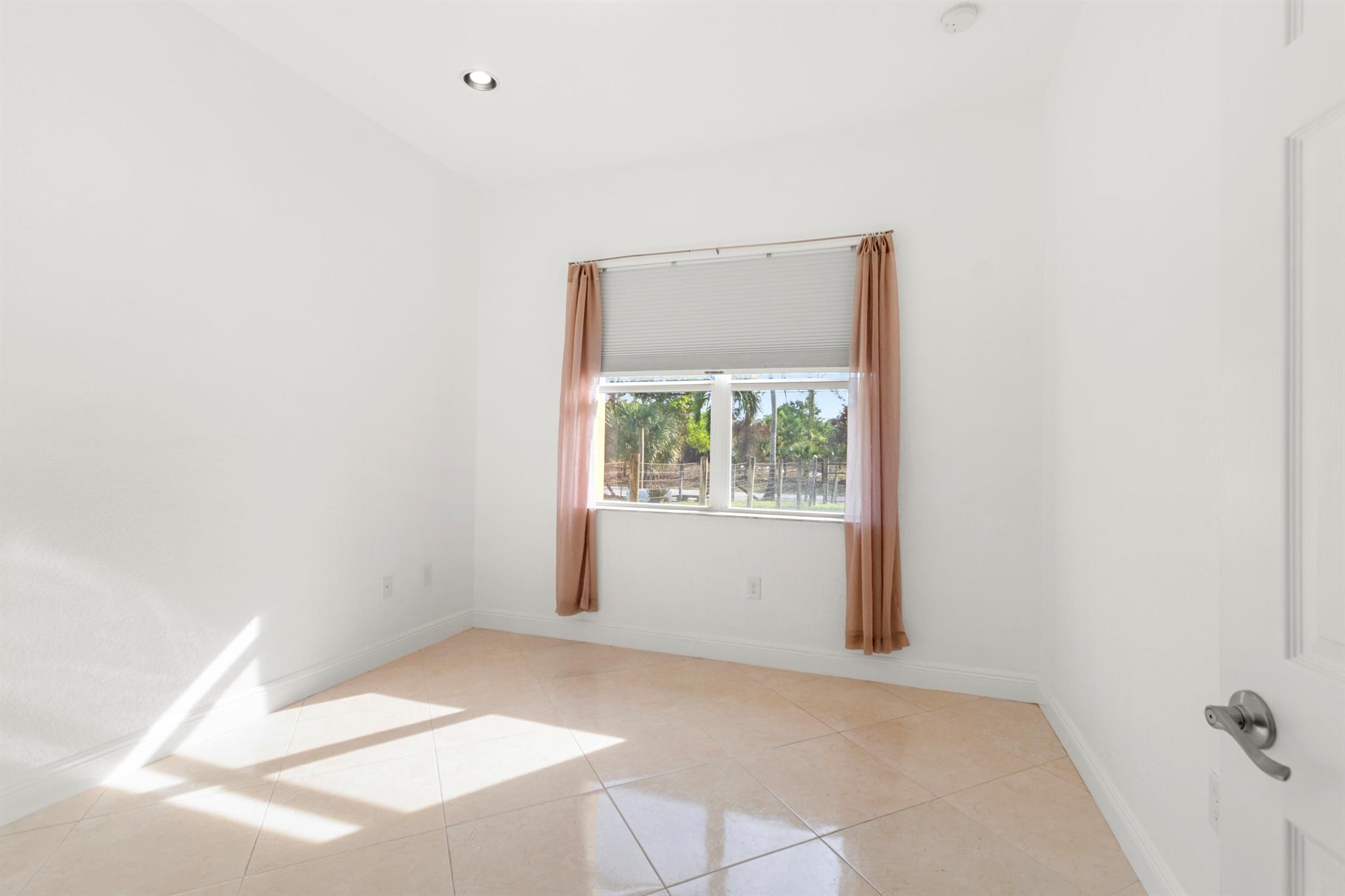 PALM BEACH RANCHETTES - Residential Lease