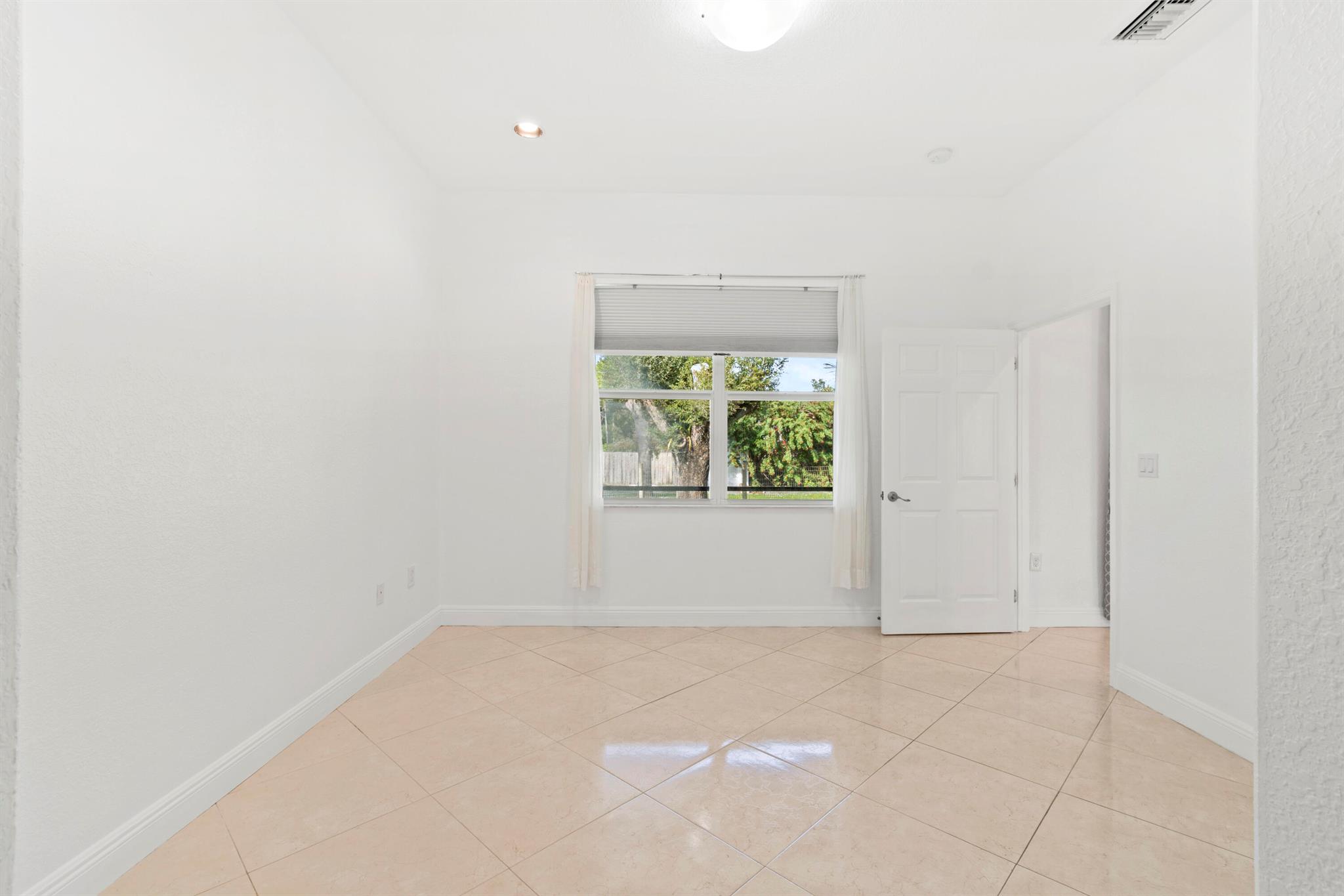 PALM BEACH RANCHETTES - Residential Lease