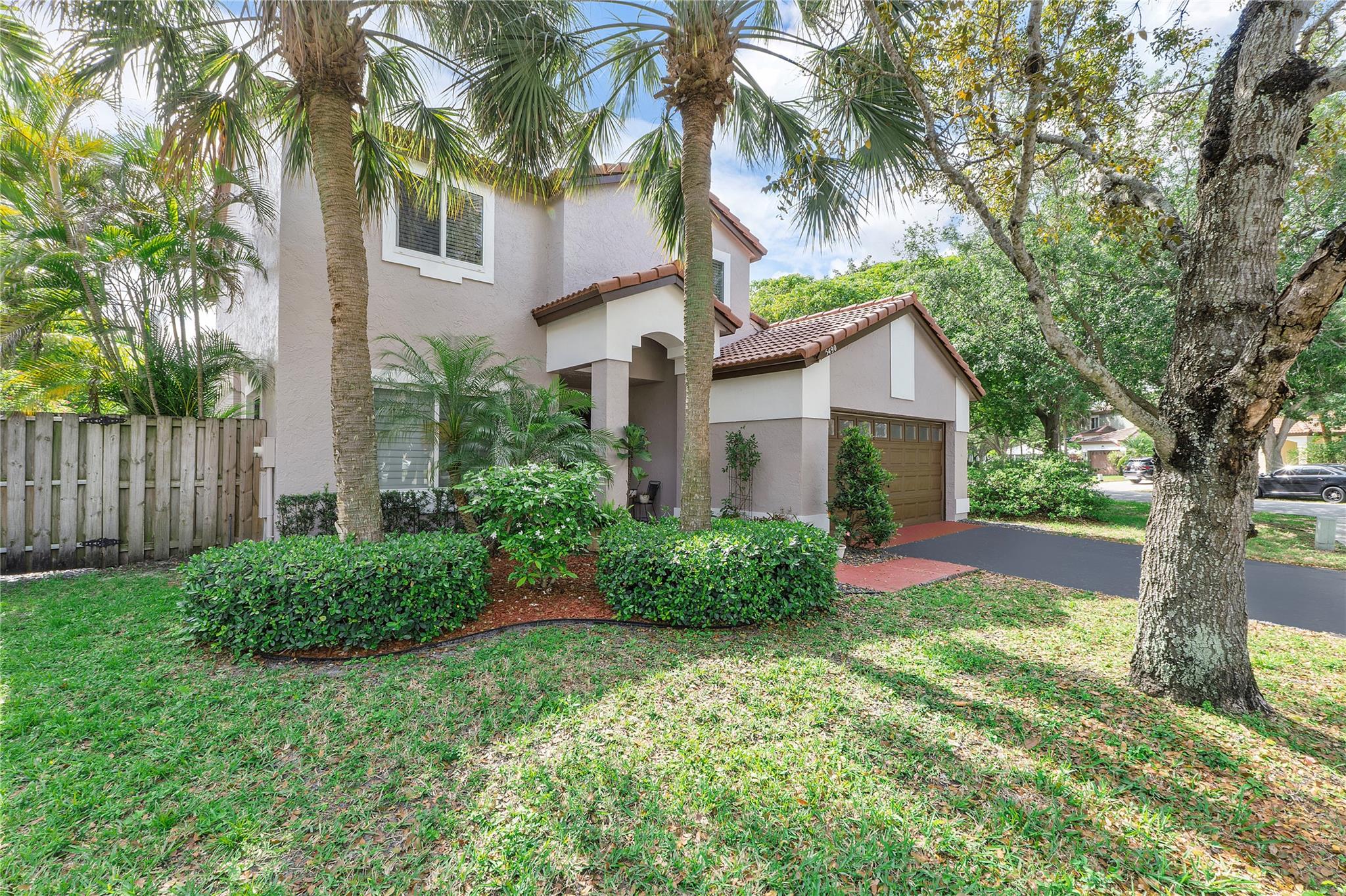 5490 NW 50th Ave, Coconut Creek, FL, 33073/$665,000 2 5490 NW 50th Ave
