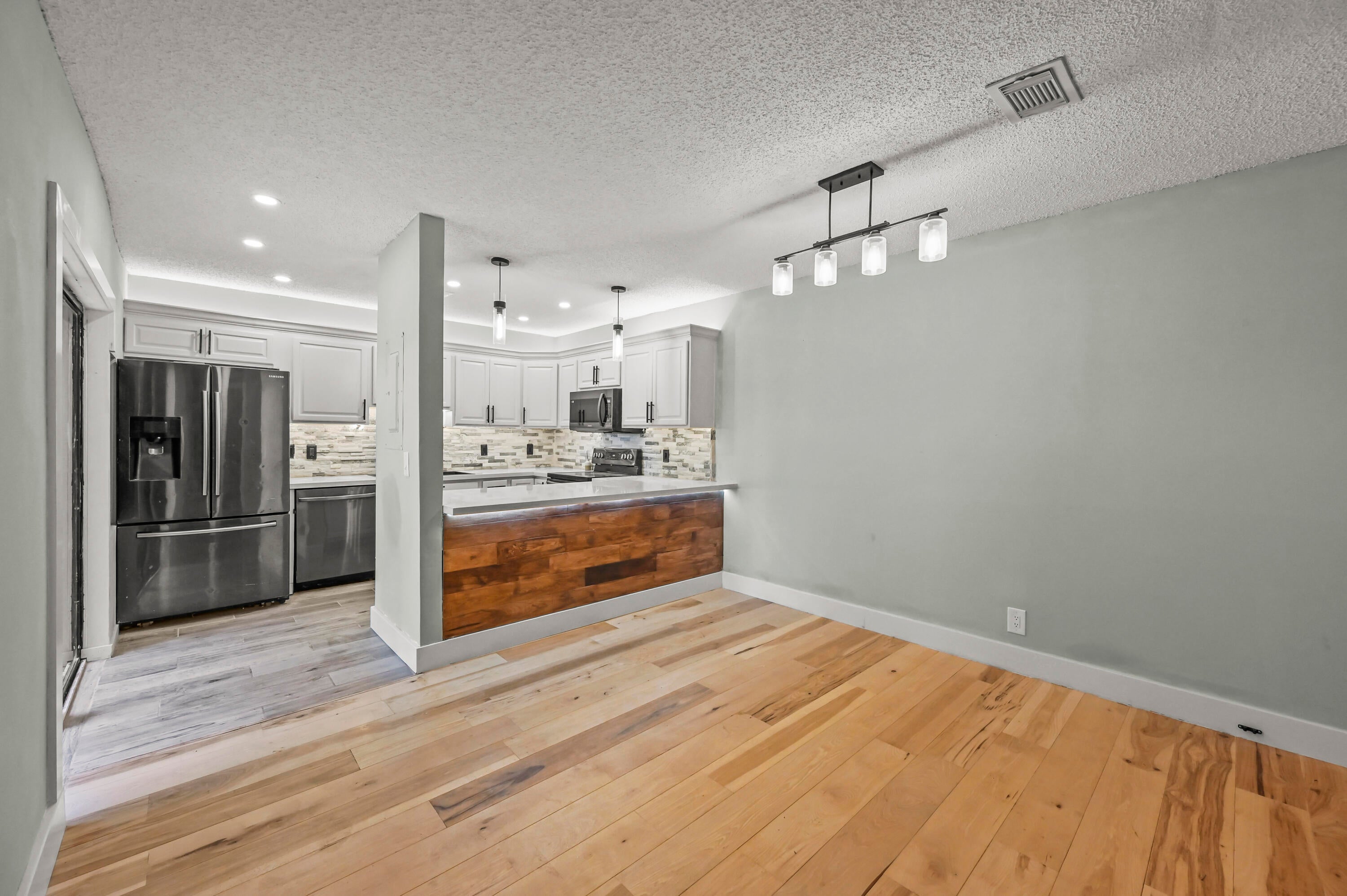 301 MIRAMAR Lane C1