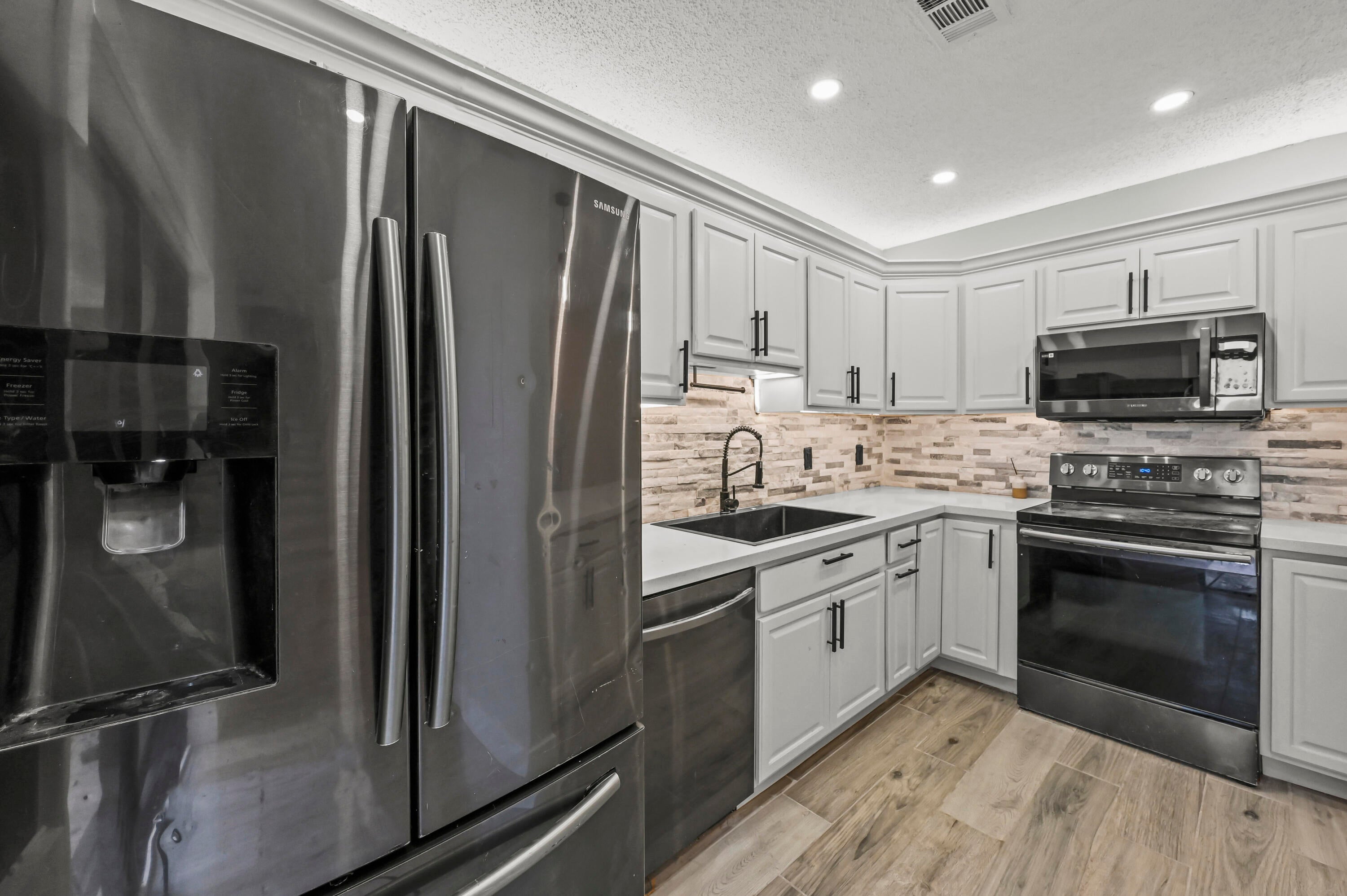 301 MIRAMAR Lane C1