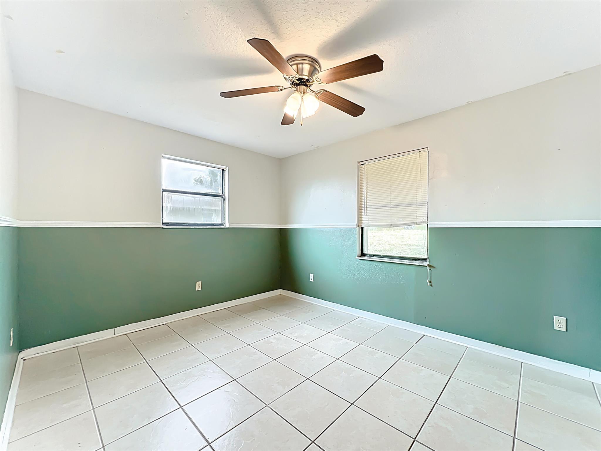 SILVER SPRINGS SHORES UNI - Residential