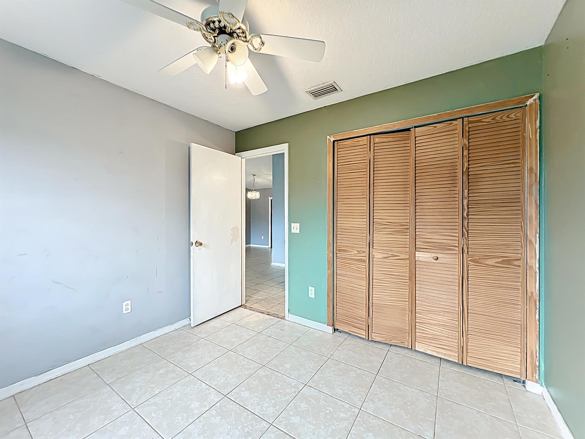 SILVER SPRINGS SHORES UNI - Residential