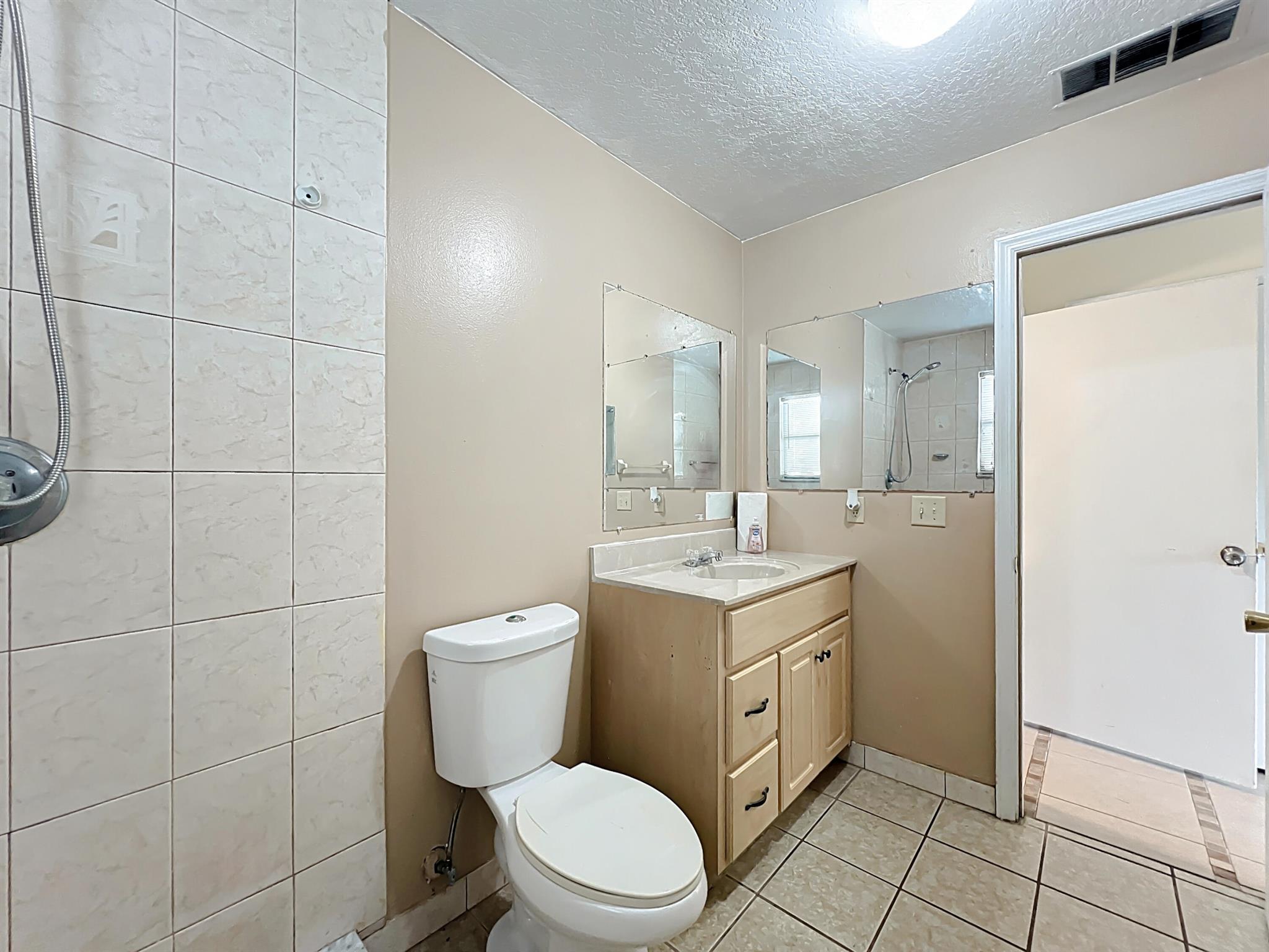 SILVER SPRINGS SHORES UNI - Residential