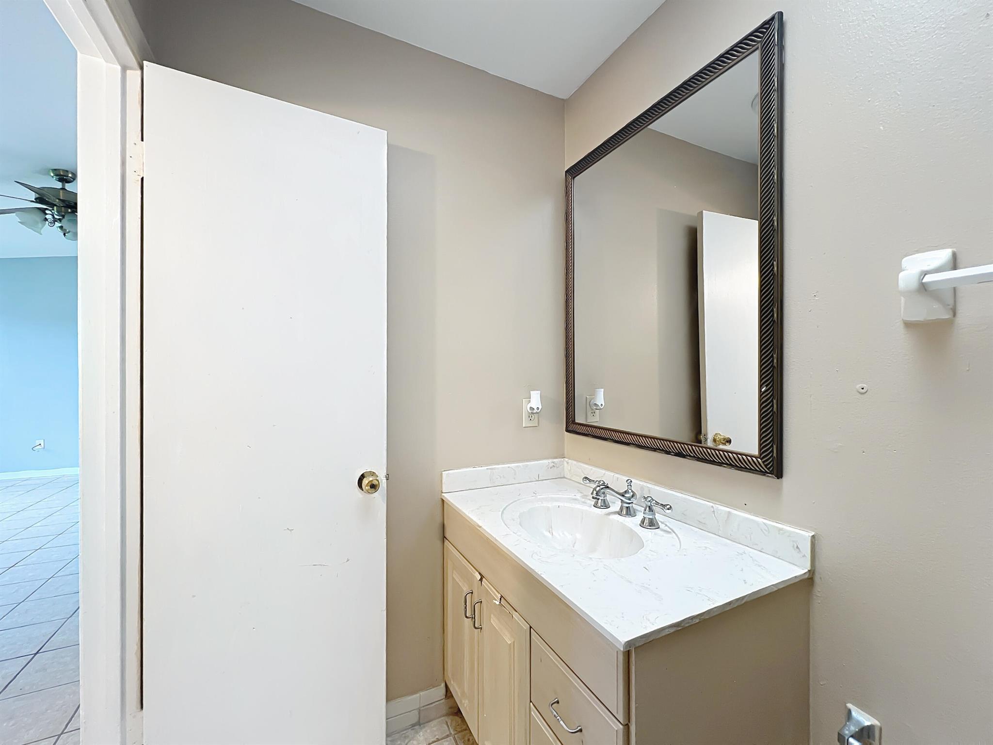 SILVER SPRINGS SHORES UNI - Residential