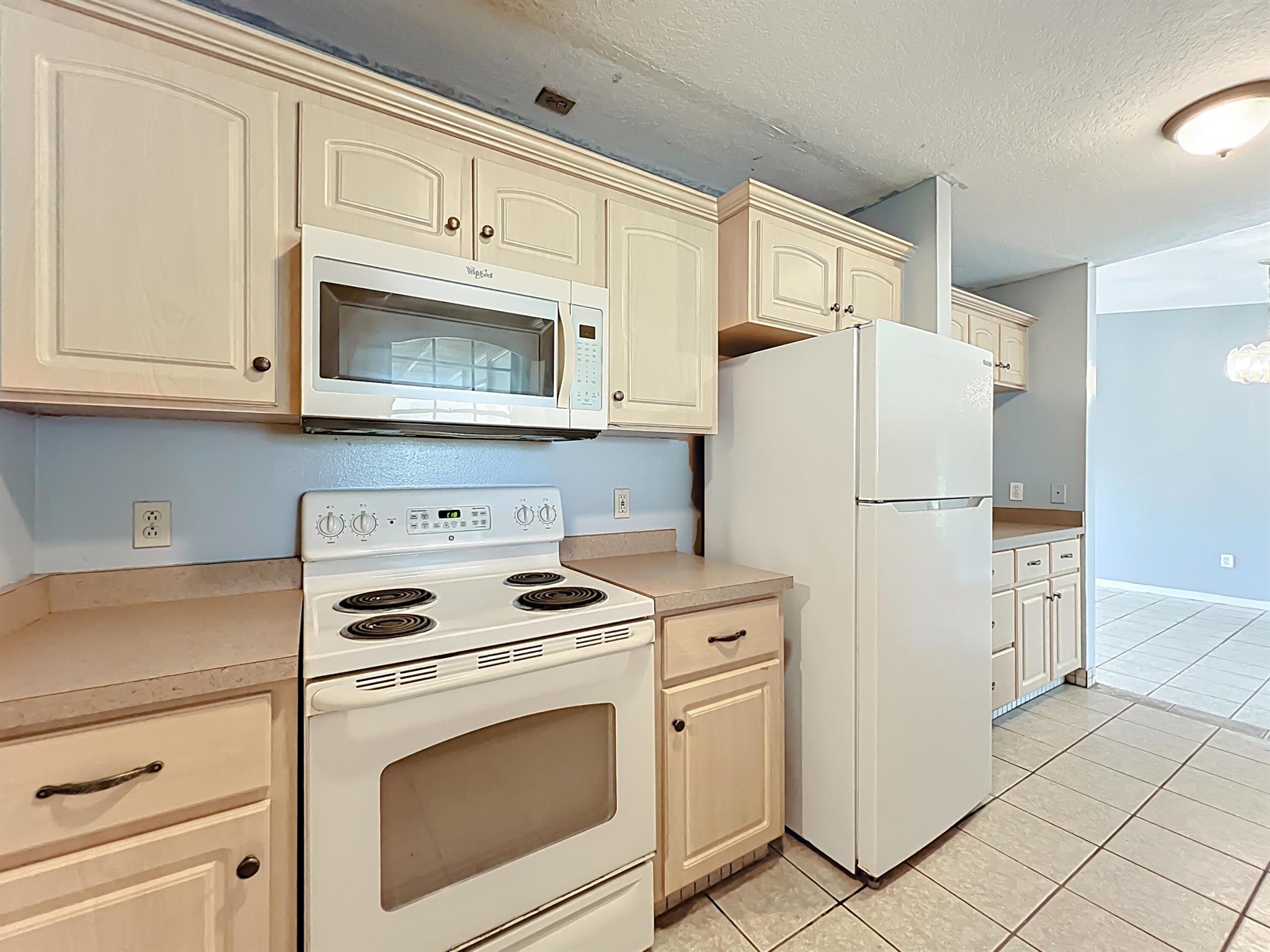 SILVER SPRINGS SHORES UNI - Residential