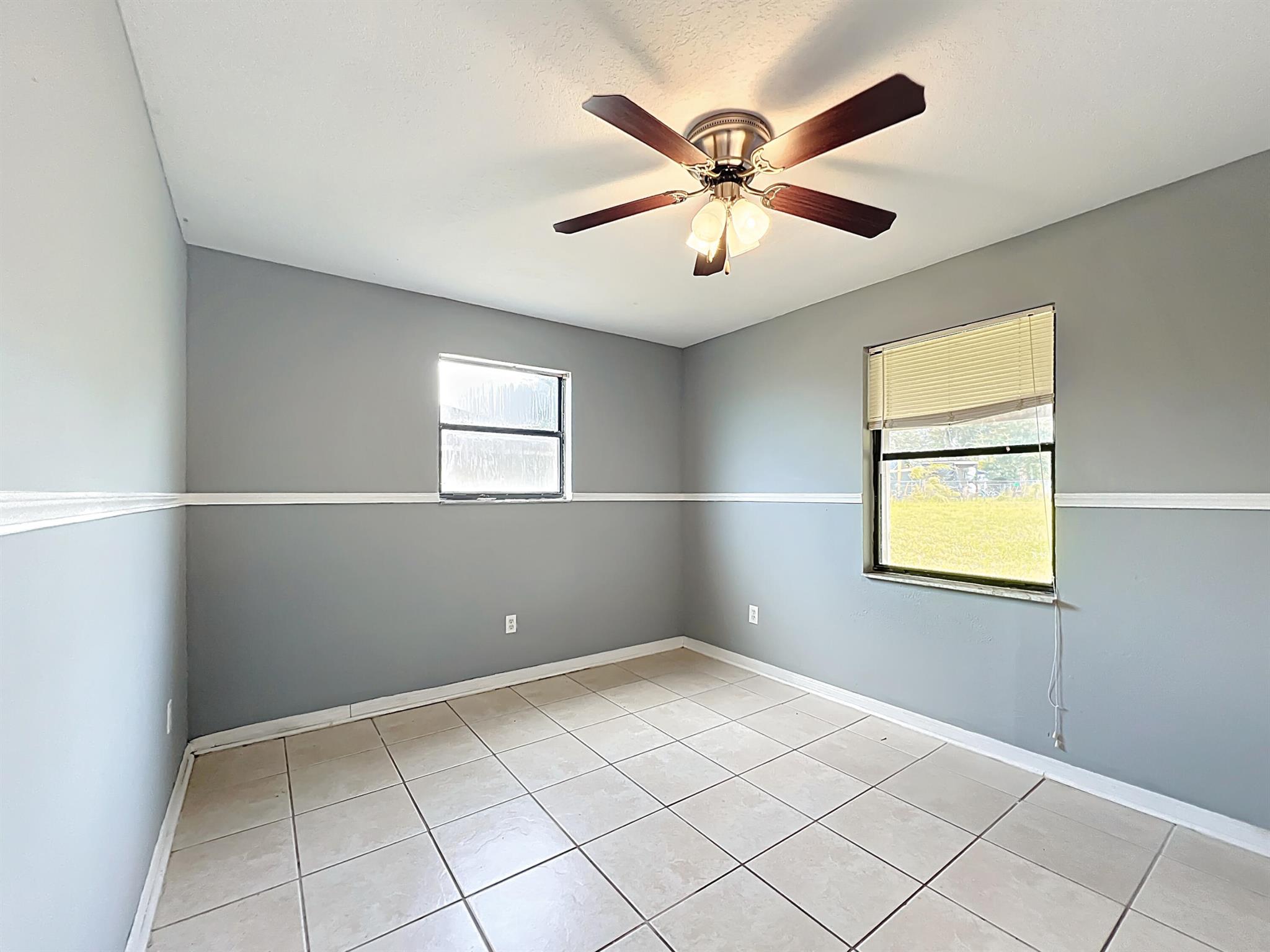 SILVER SPRINGS SHORES UNI - Residential