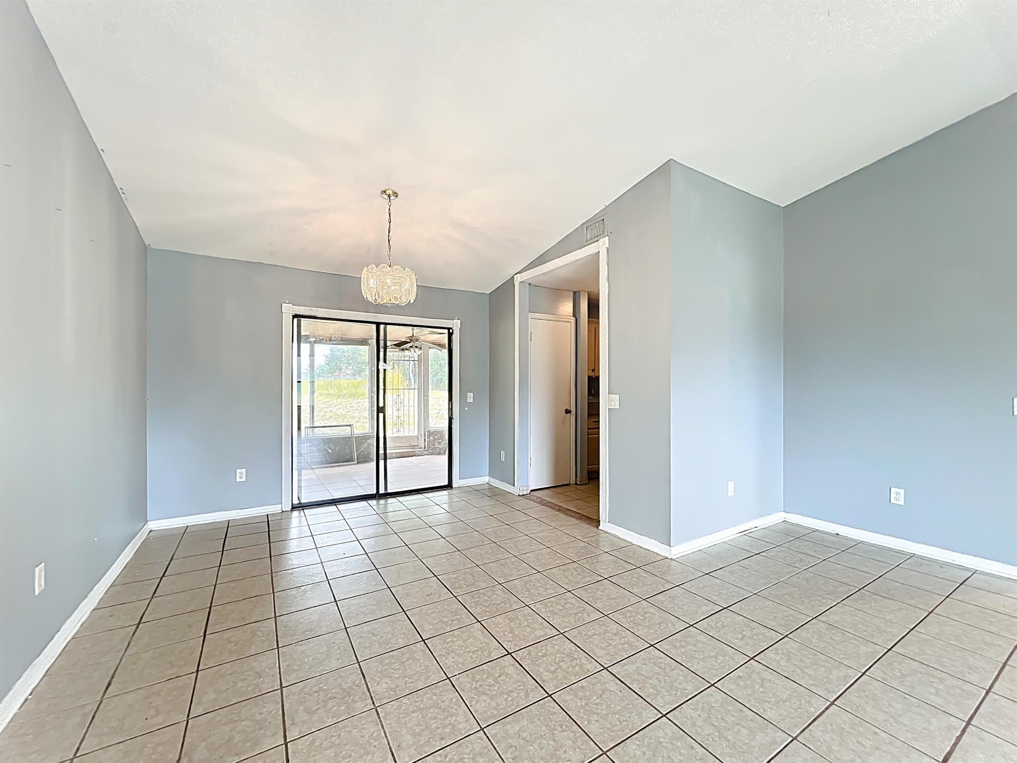 SILVER SPRINGS SHORES UNI - Residential