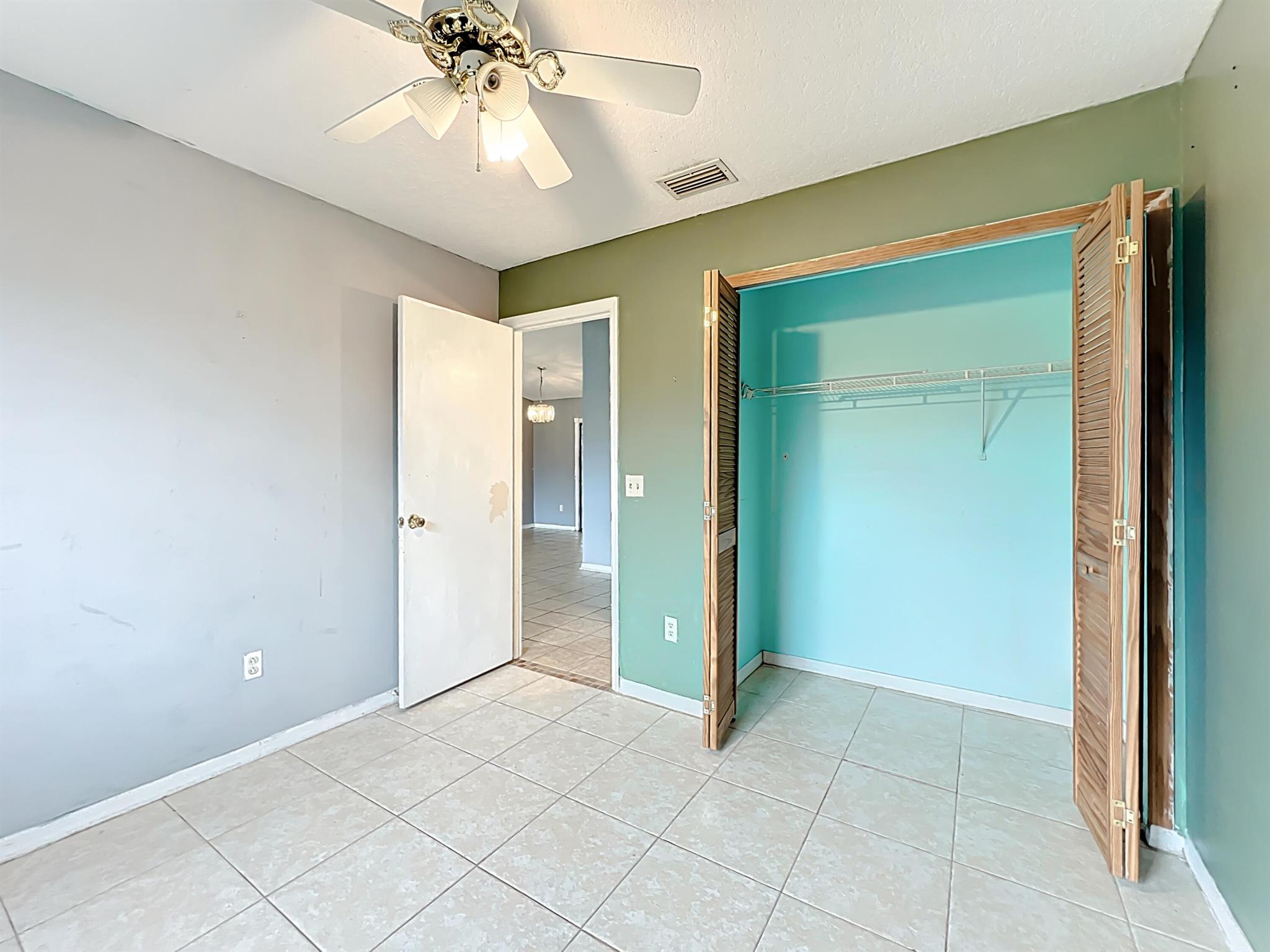 SILVER SPRINGS SHORES UNI - Residential