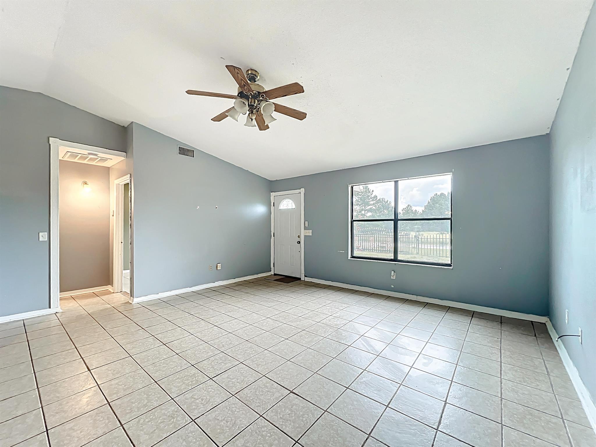 SILVER SPRINGS SHORES UNI - Residential