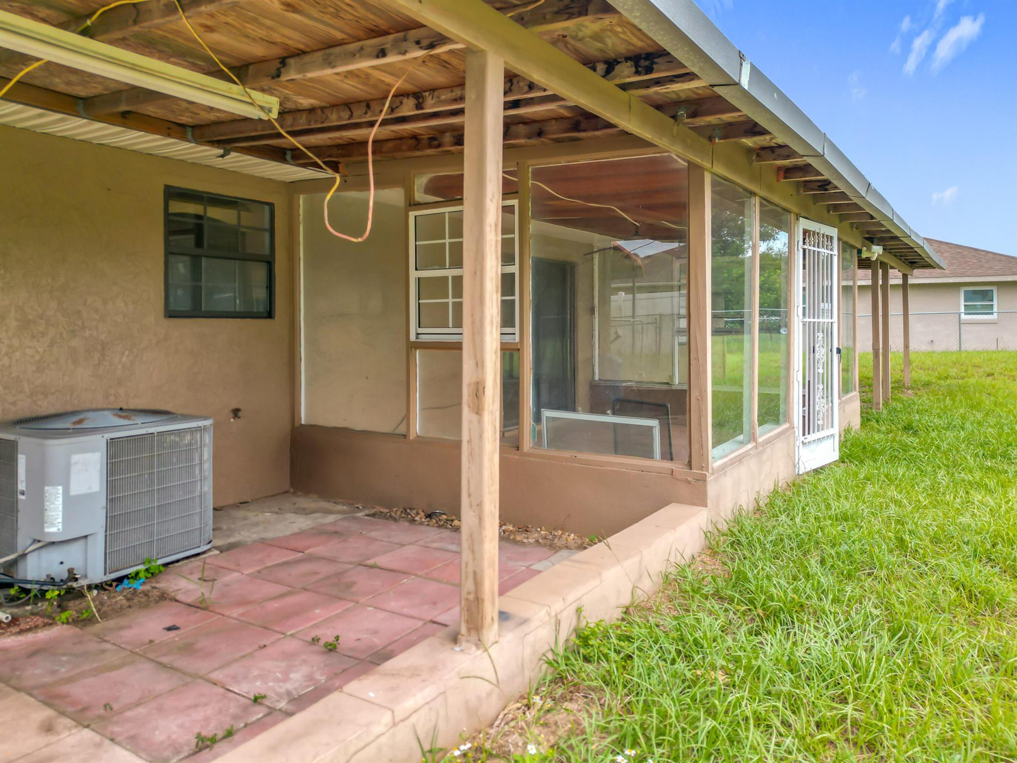 SILVER SPRINGS SHORES UNI - Residential