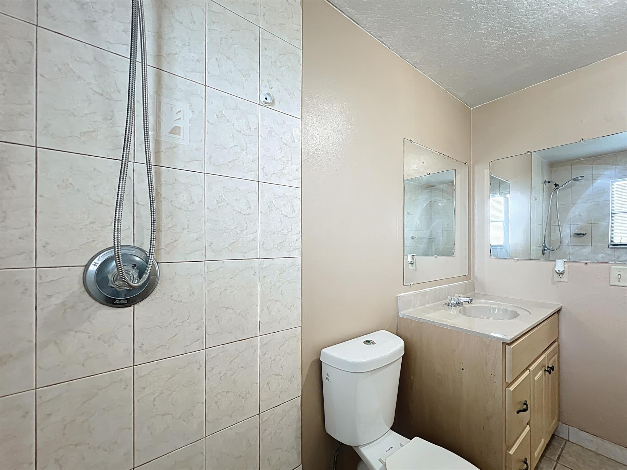 SILVER SPRINGS SHORES UNI - Residential