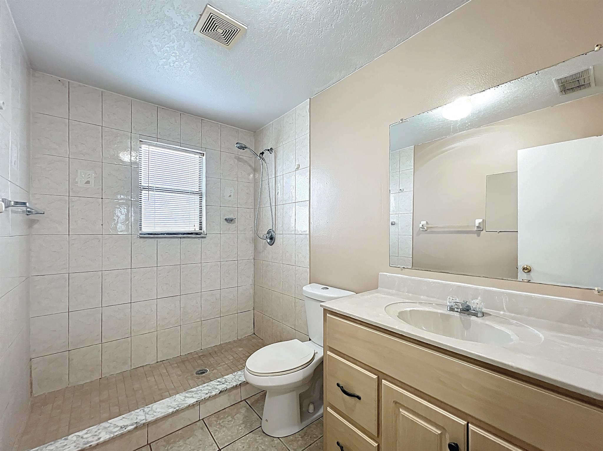 SILVER SPRINGS SHORES UNI - Residential