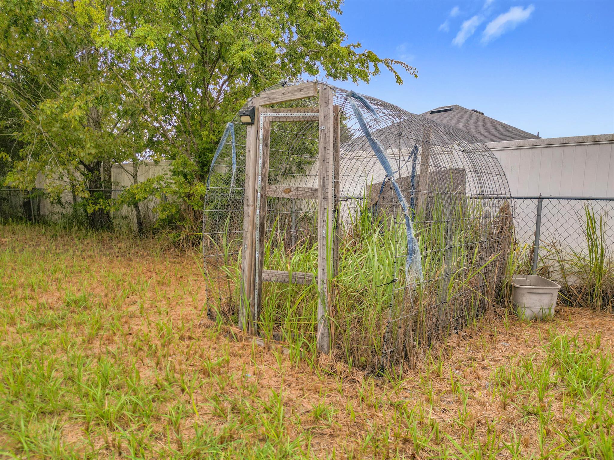 SILVER SPRINGS SHORES UNI - Residential