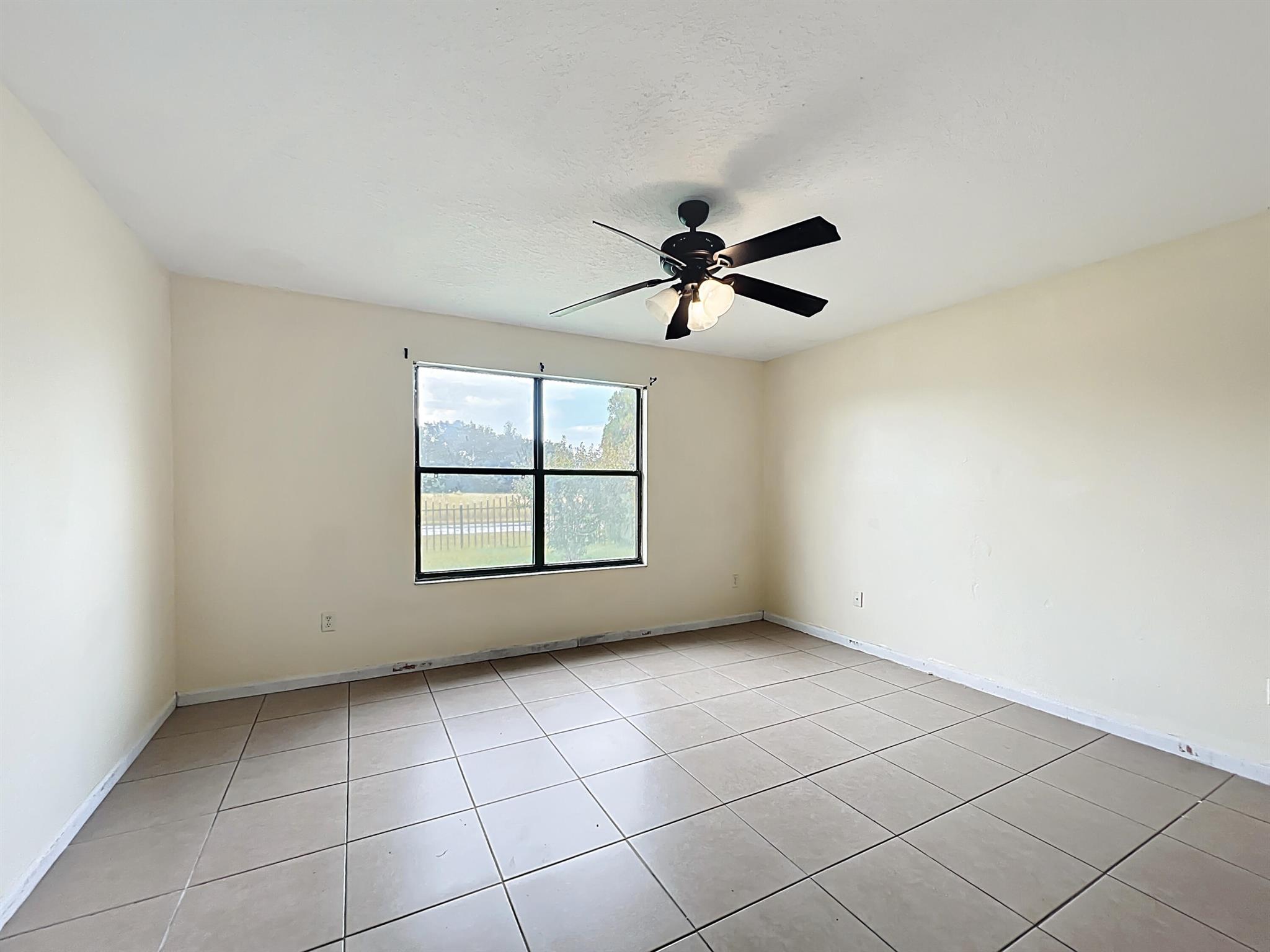 SILVER SPRINGS SHORES UNI - Residential