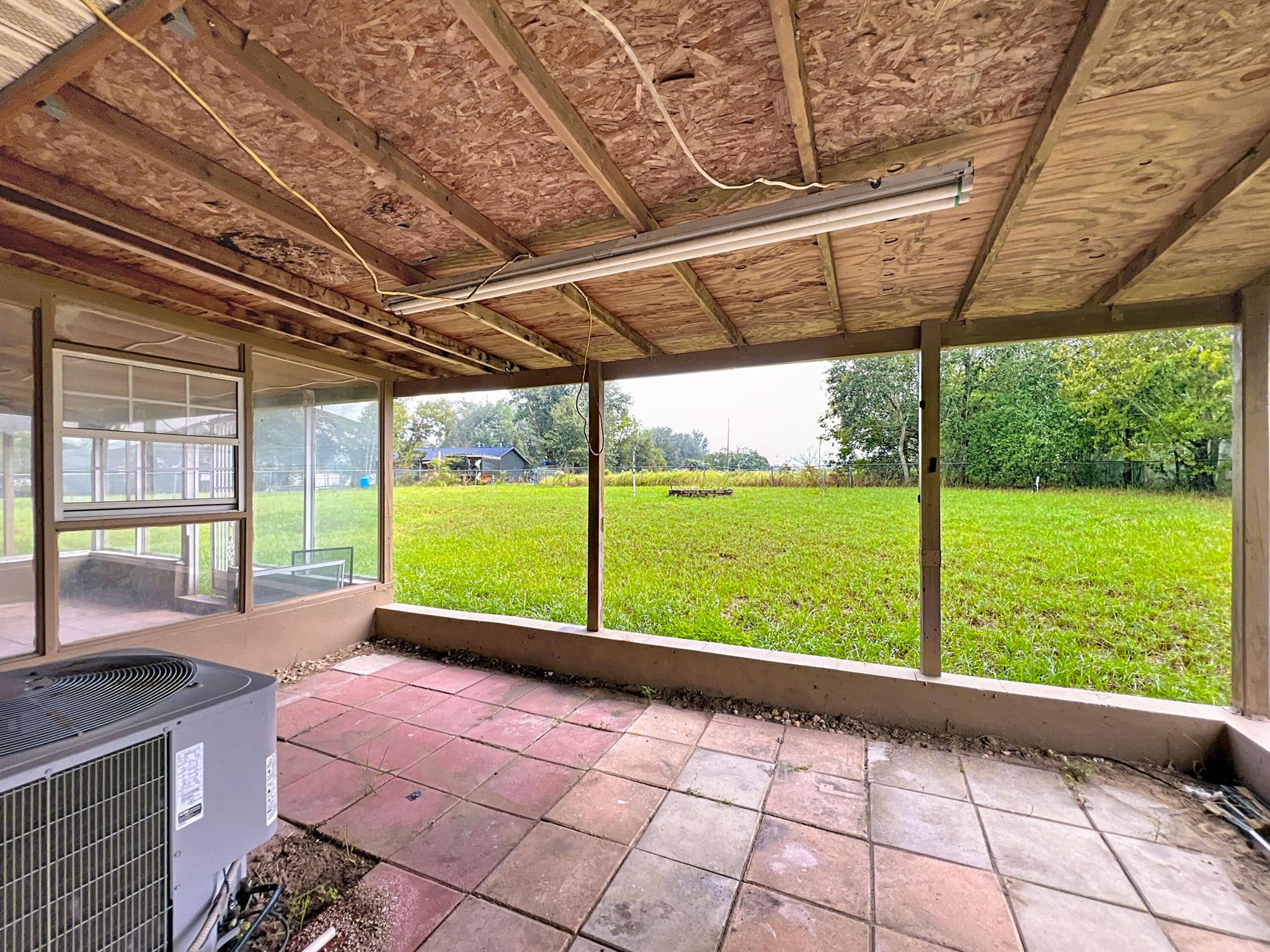 SILVER SPRINGS SHORES UNI - Residential